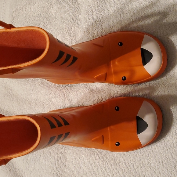 *SOLD*Toddler Rain Boots - Picture 2 of 5